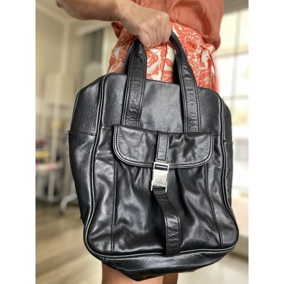 KENNETH COLE Oblong Satchel Handbag - Picture 1 of 10